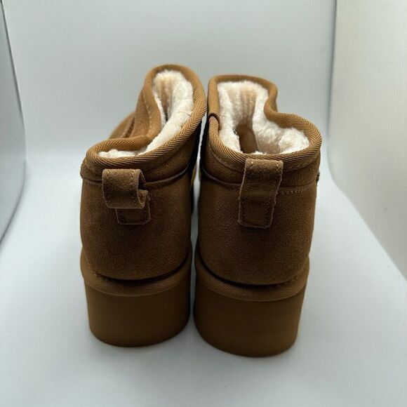 CUSHIONAIRE Women's Genuine Suede pull on platform boot +Memory Foam 8.5 WIDE CH - Picture 4 of 7